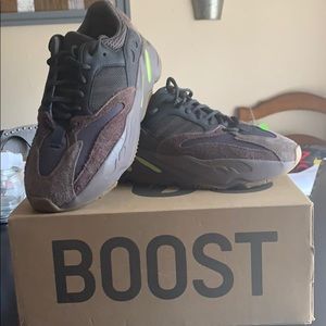 Yeezy Boost 700